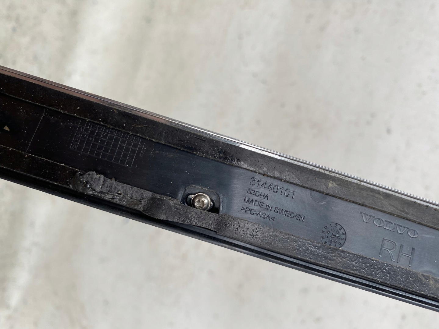 VOLVO V90 S90 II 2 16- moulding door right front front CHROM 31440101