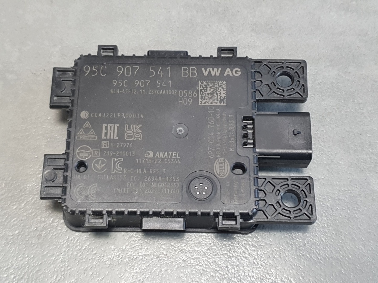 Audi Q6 e-tron Radar tempomatu aktiv 95C907541BB