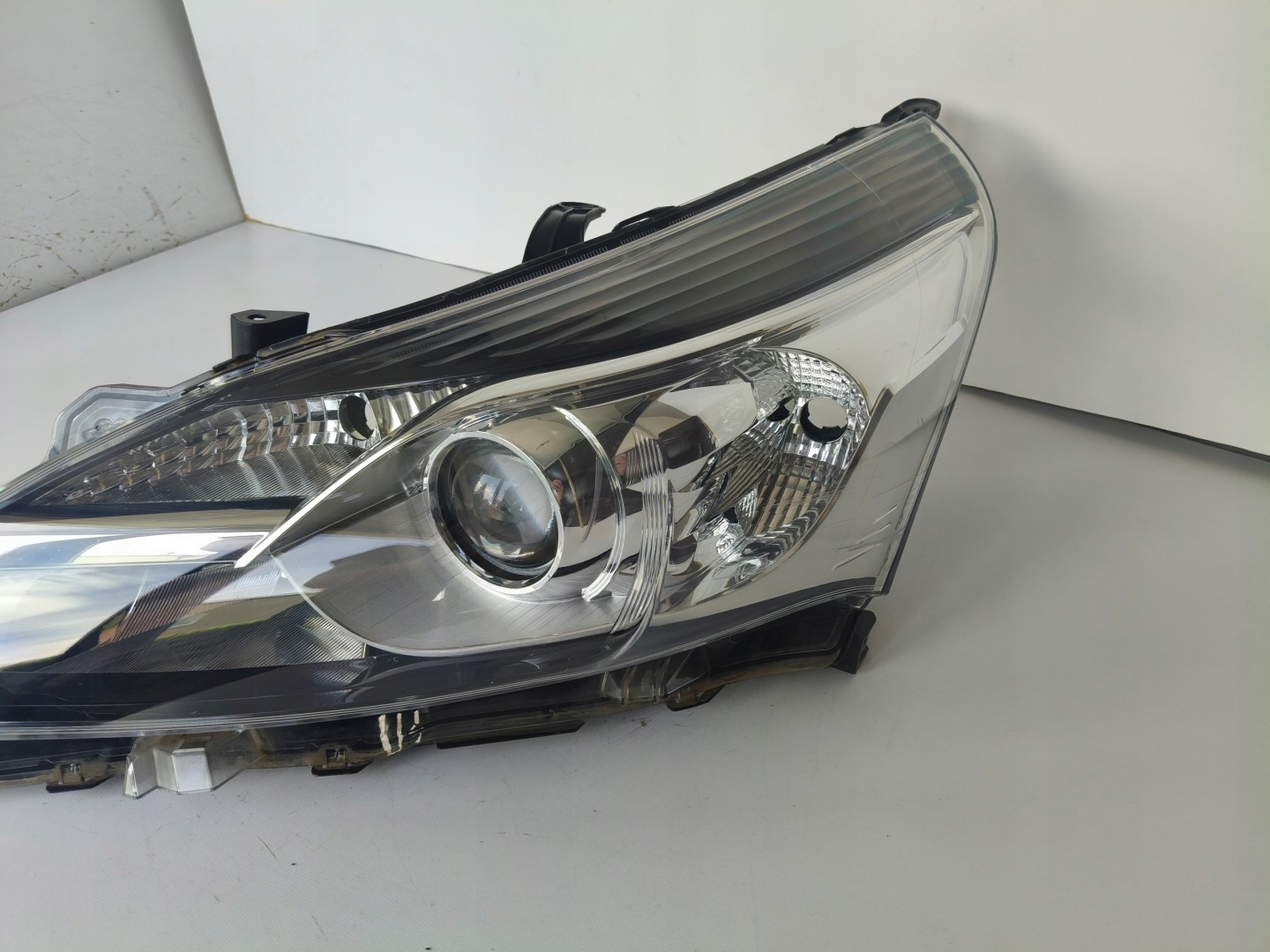 light left REFLEKTOR TOYOTA VERSO 13- LIFT