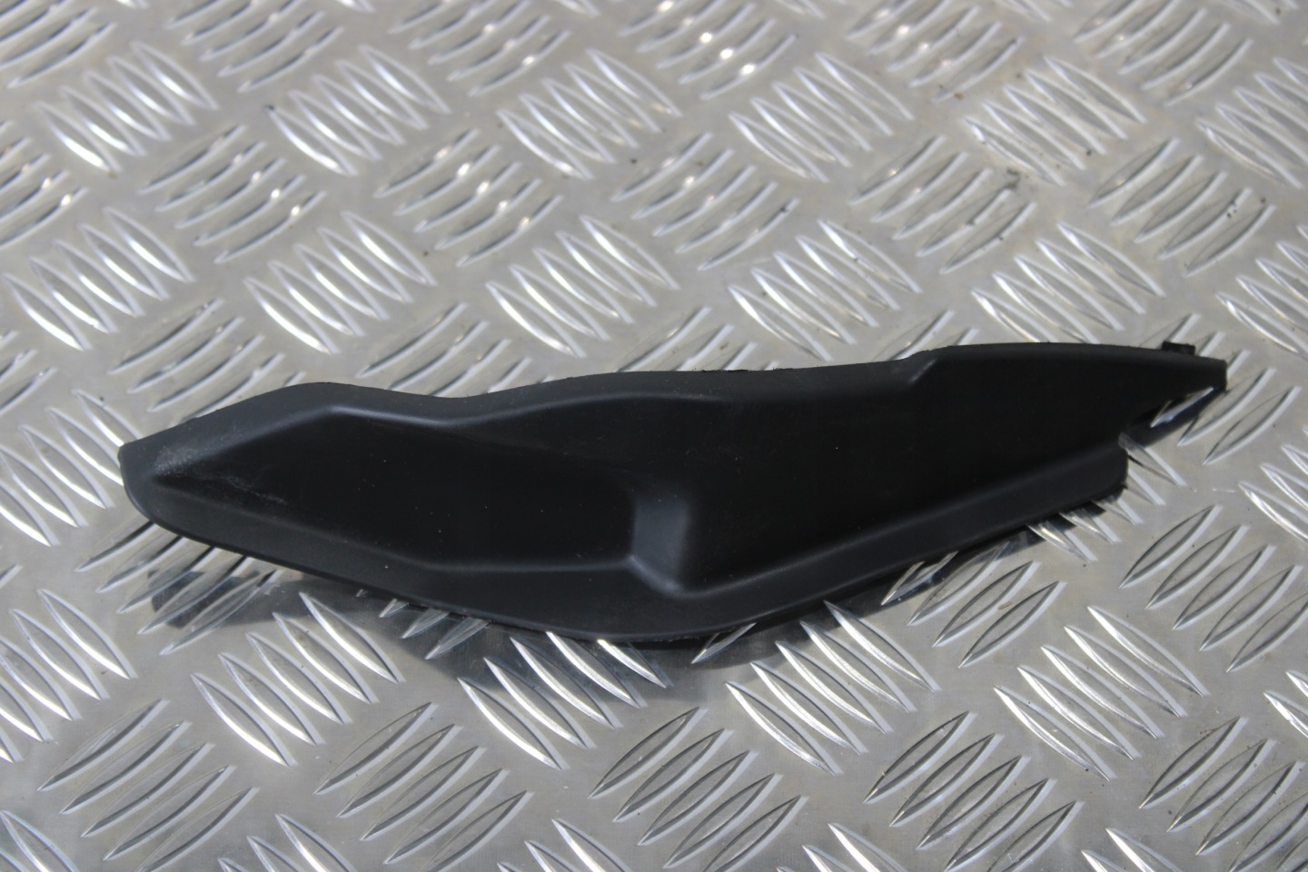 spoiler under the window right CITROEN C4 III 3