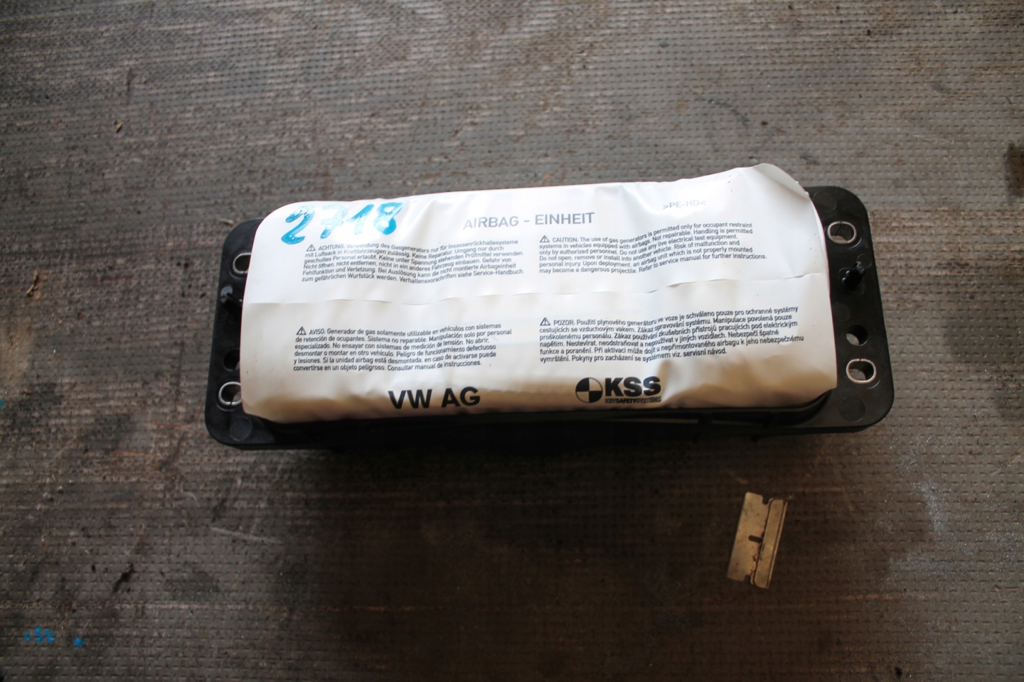 2718. airbag airbag VW T6 7E0880204F