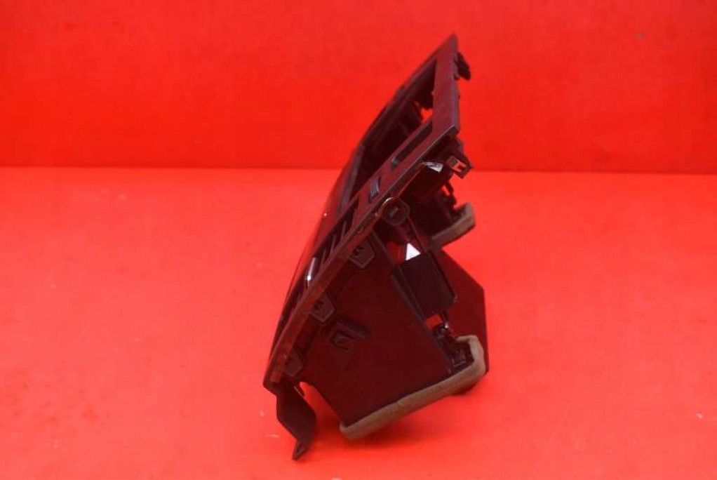 passenger compartment central 68260EM31A NISSAN TIIDA 1 and 04-08