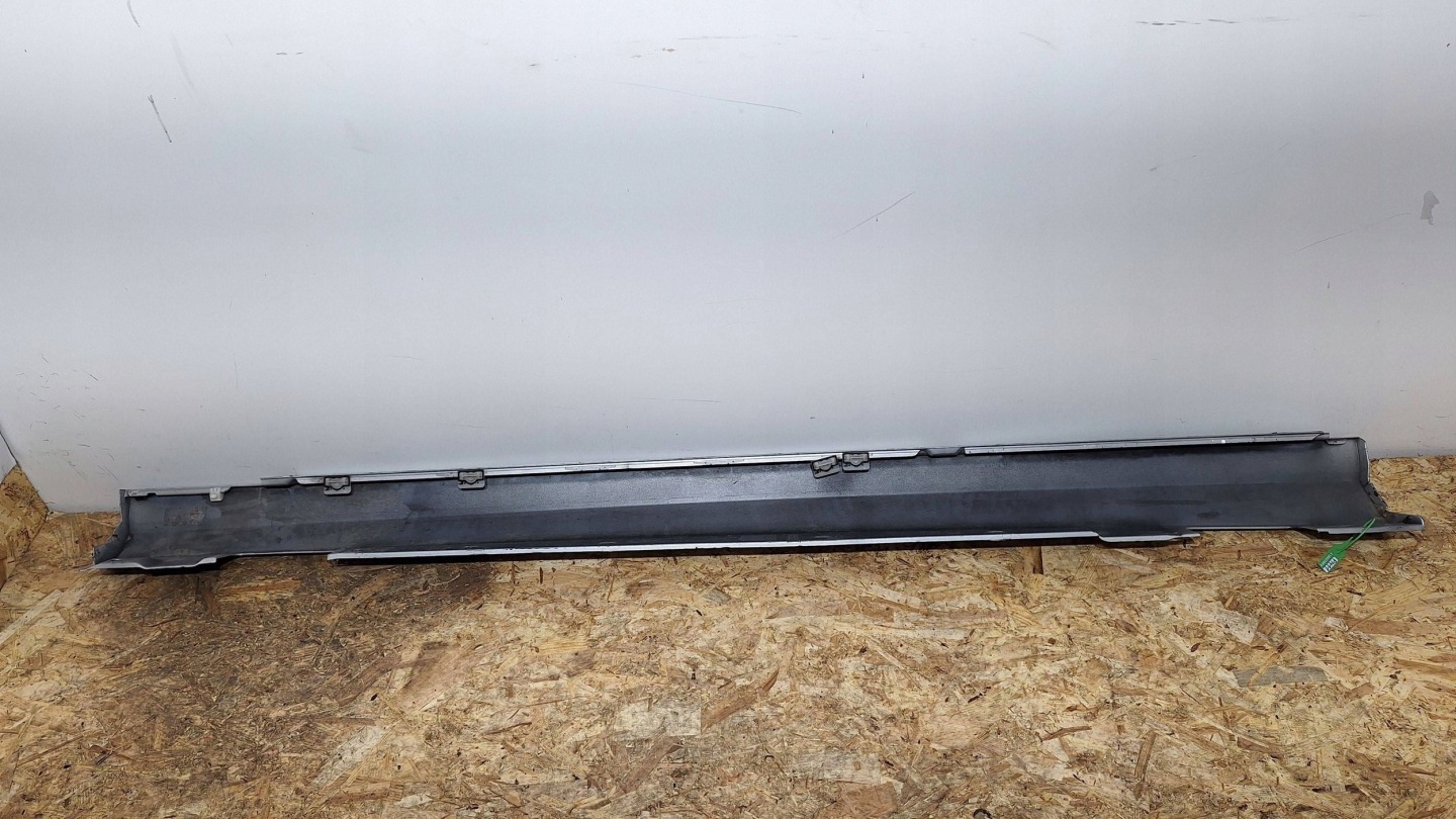 cap threshold moulding threshold right MERCEDES C-KLASA W204 07- A2046900440
