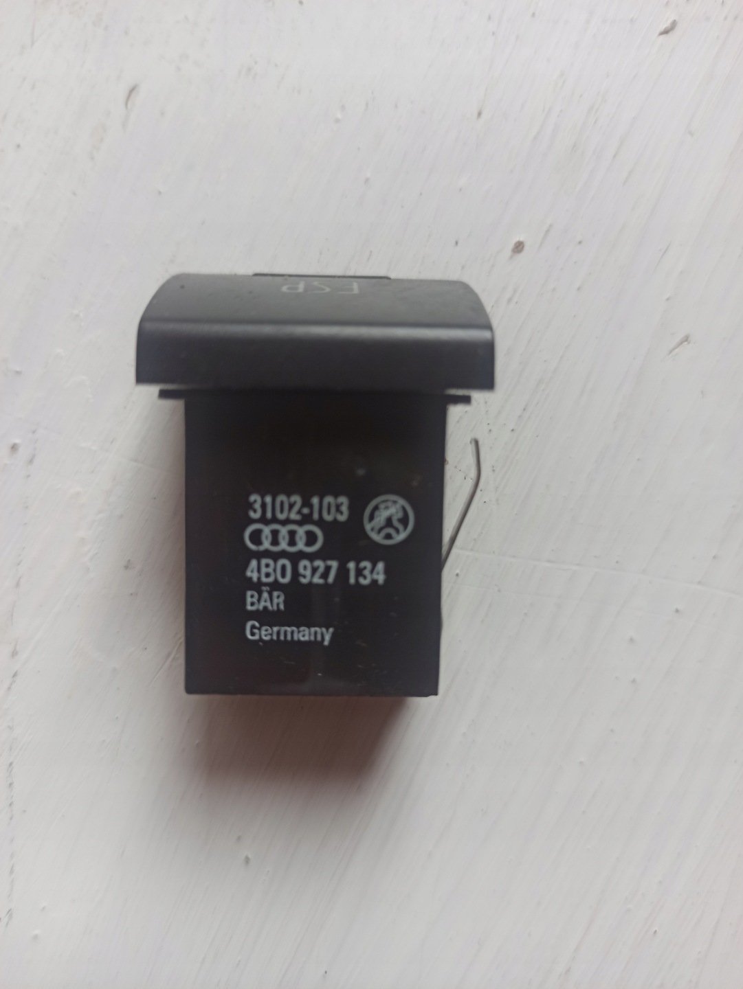 AUDI A4 S4 B5 8D button / switch ESP +circuit breaker 8D0927134A 3102120