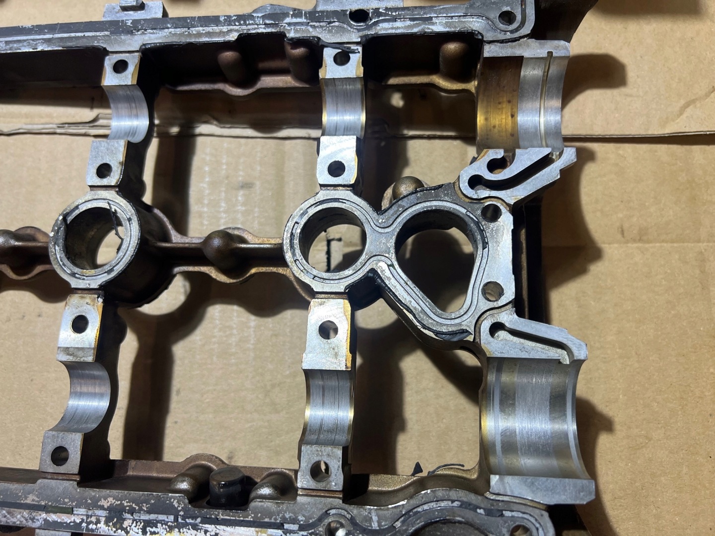 AUDI A6 C6 2.4 V6 BDW head. of the engine left 06E103373D 06E103285C