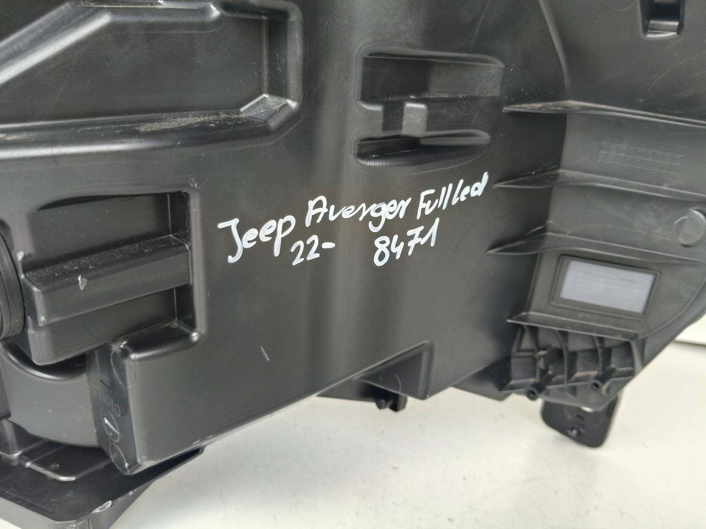light left REFLEKTOR JEEP AVENGER 23- FULL LED