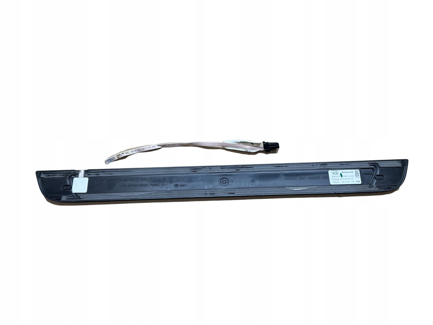 AUDI A3 8Y SLINE moulding threshold front LED 8Y0947417A