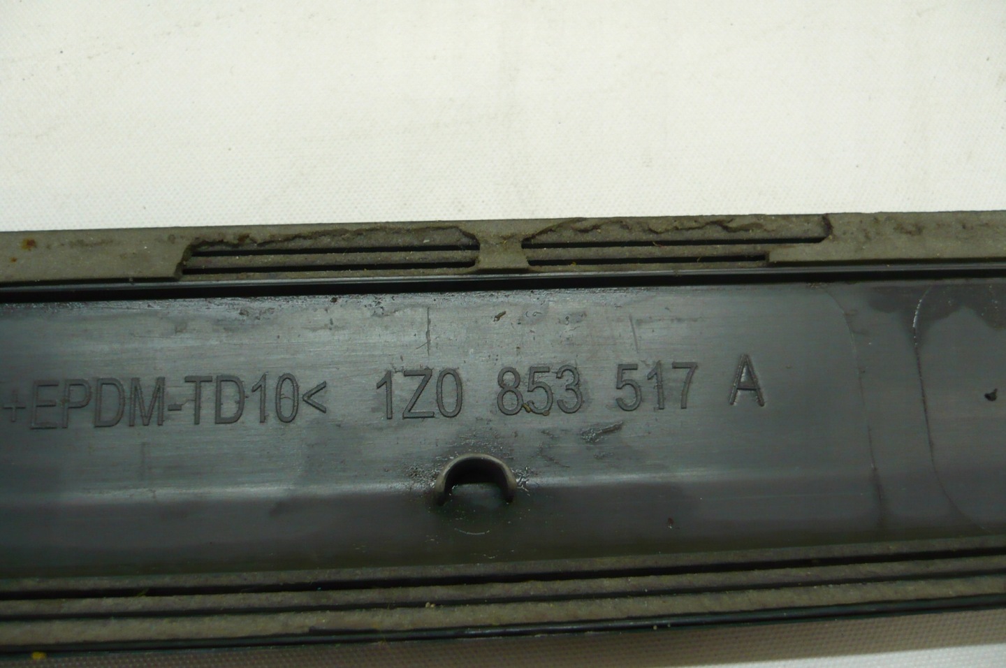 SKODA OCTAVIA II 2 LIFT 08-12 moulding door left front original