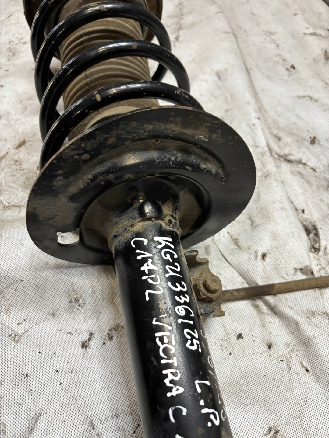 shock absorber spring left front Opel Vectra C 1,8B