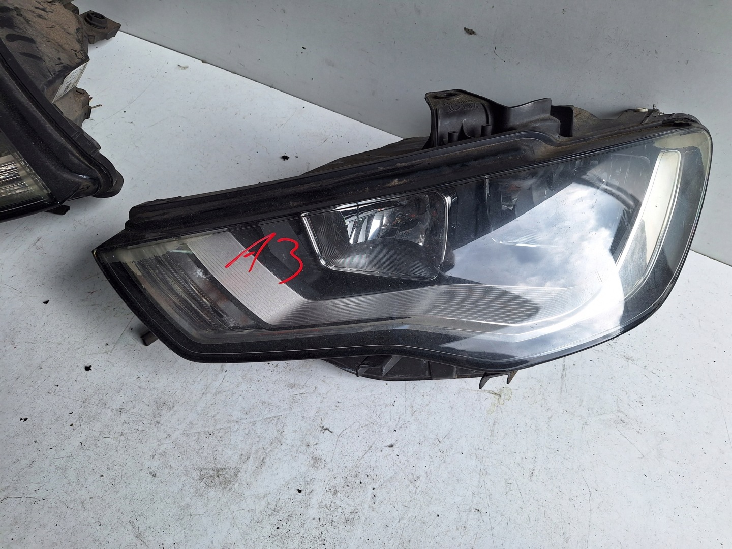 AUDI A3 8V 12-16 light right UK