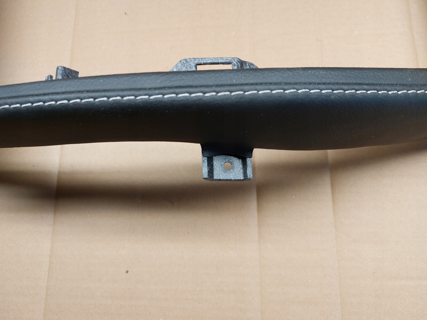 PANEL Console Moyen ASTON MARTIN VANTAGE 16r GG33-55210-AAW