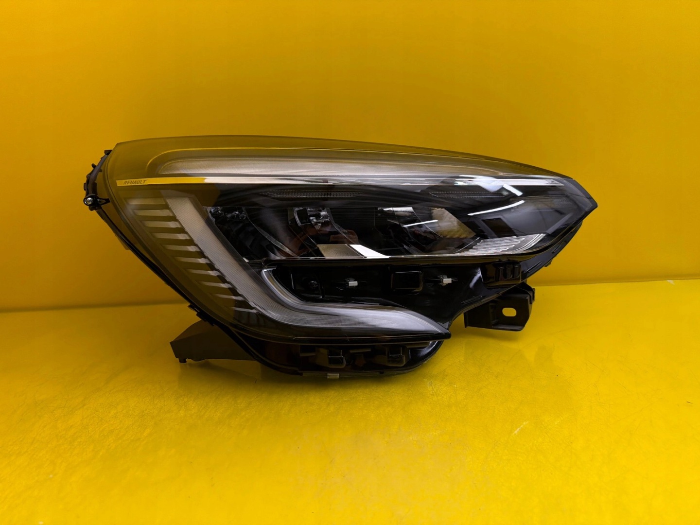 light right Renault Clio V 5 Full Led 260107933R