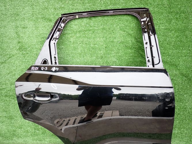 AUDI Q3 18- door right rear. rear part
