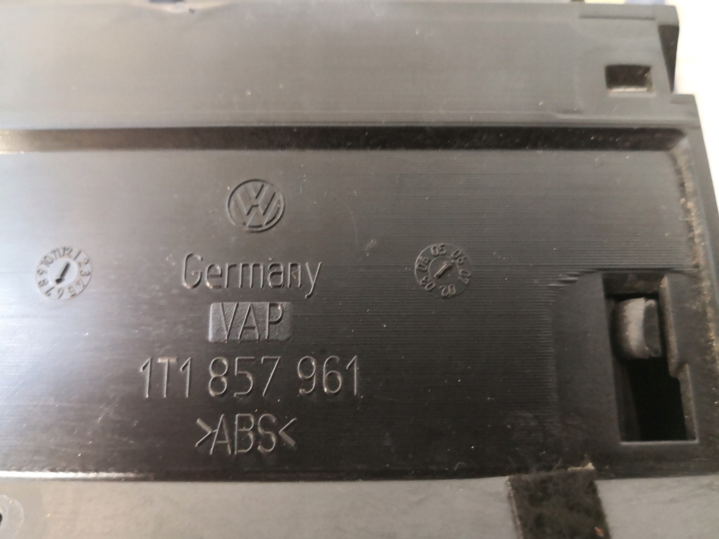 ashtray front VW TOURAN 1T1857961H