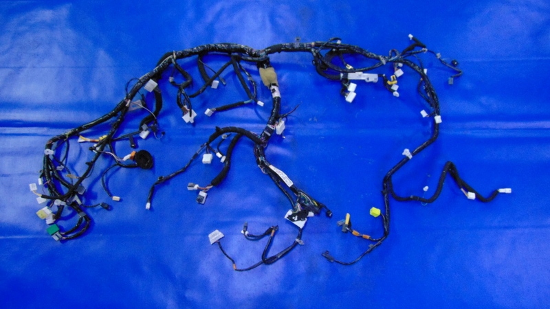bundle wiring consoles below dashboard 2.2D SKYACTIV MAZDA CX-5 and 11-17R