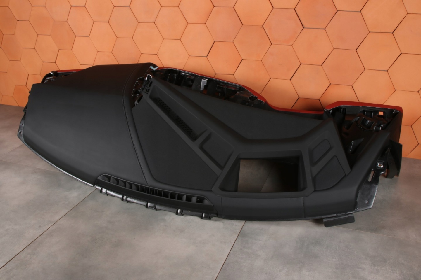 BMW X8 XM G09 originál dashboard instrument panel console MERINO SAKHIR ORANGE HUD
