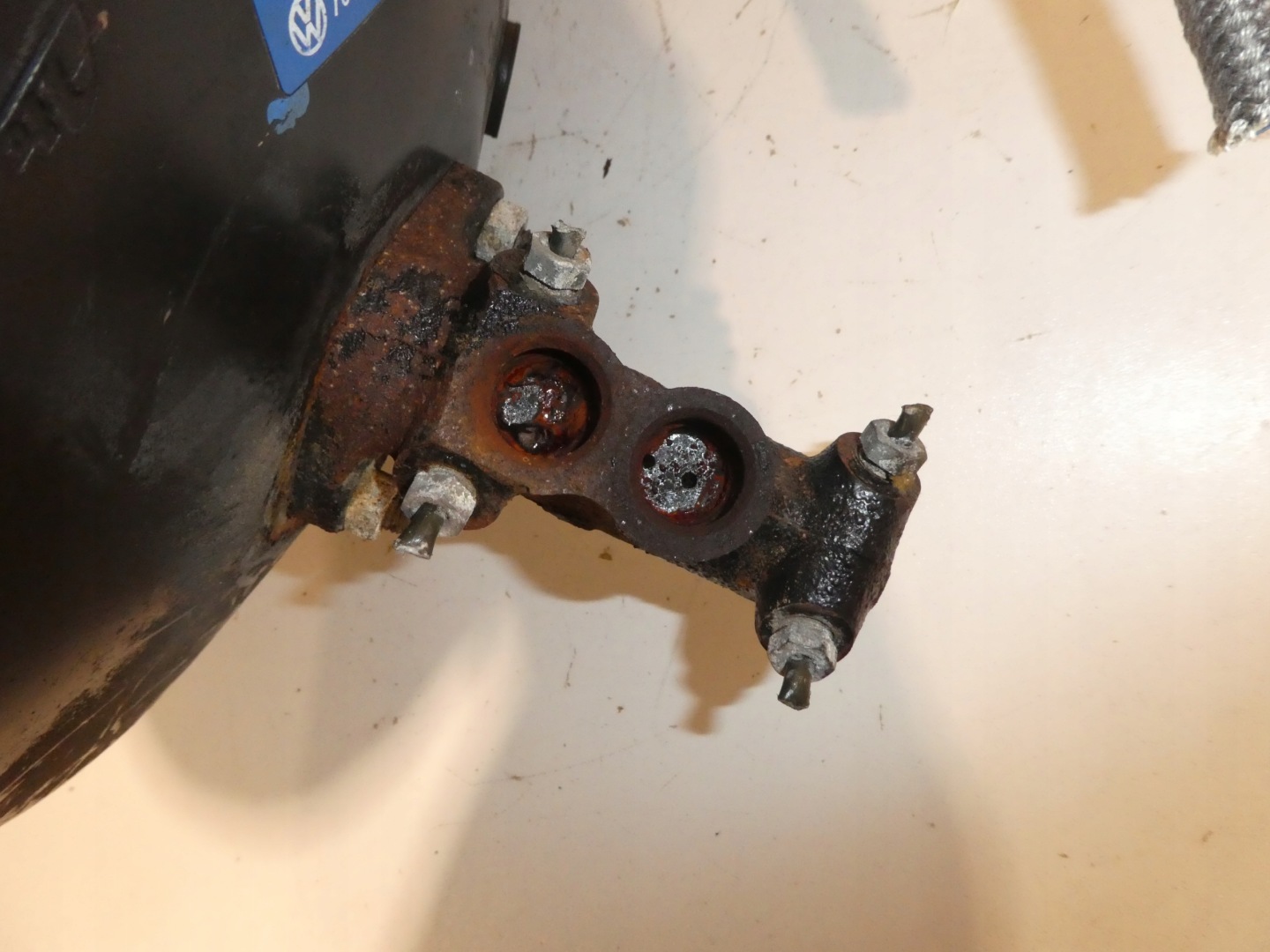 servo pumpa kočnice pedale VW T4 701612101