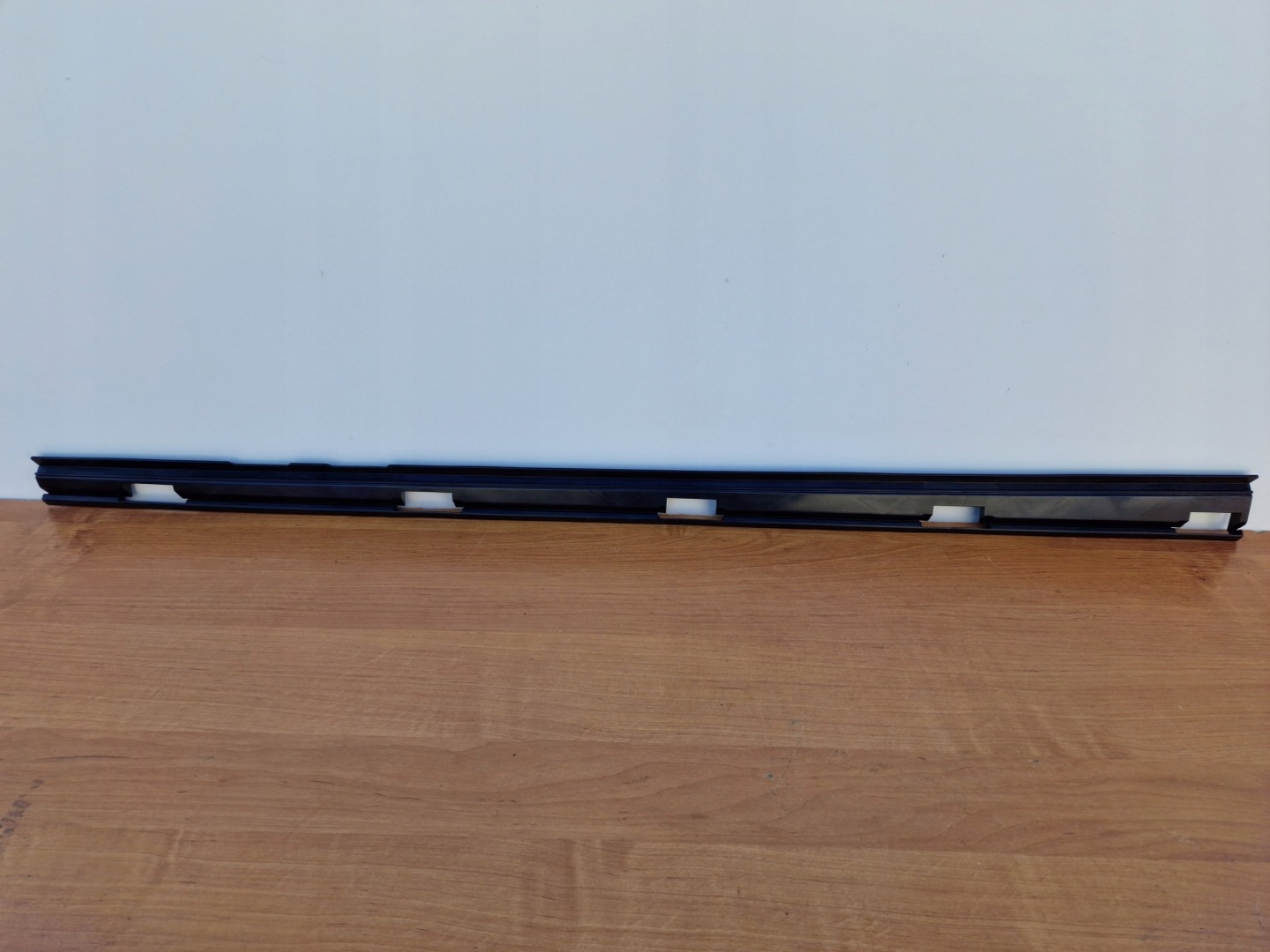 MERCEDES GLS W167 left bracket of the threshold PROWADNICA 167