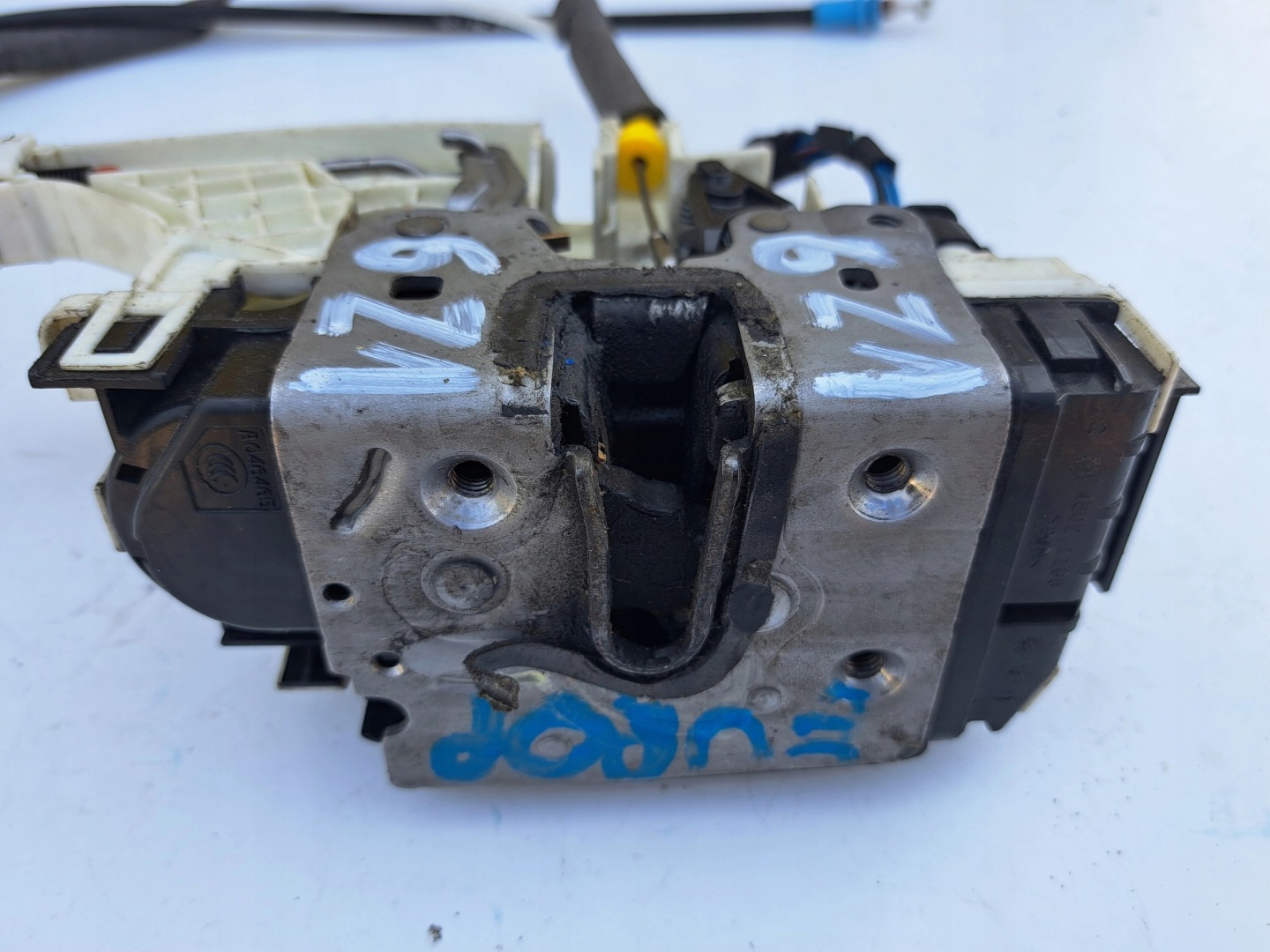 MERCEDES SPRINTER VW CRAFTER A9067201735 lock door right front