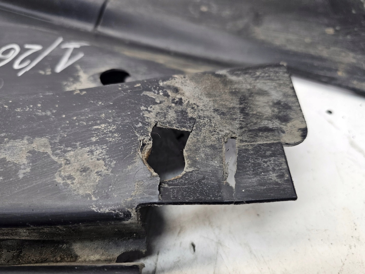 cover chassis AUDI A5 8T CABRIO right rear part 8F0825216D