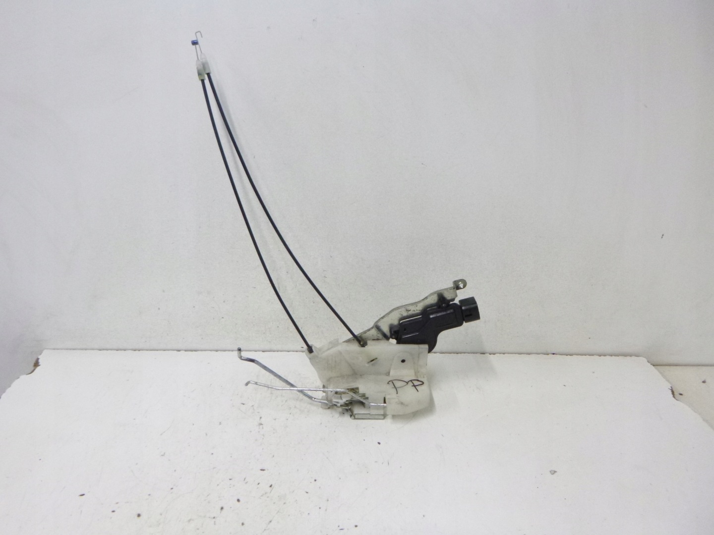 lock door front right Nissan Pixo 08-13r.