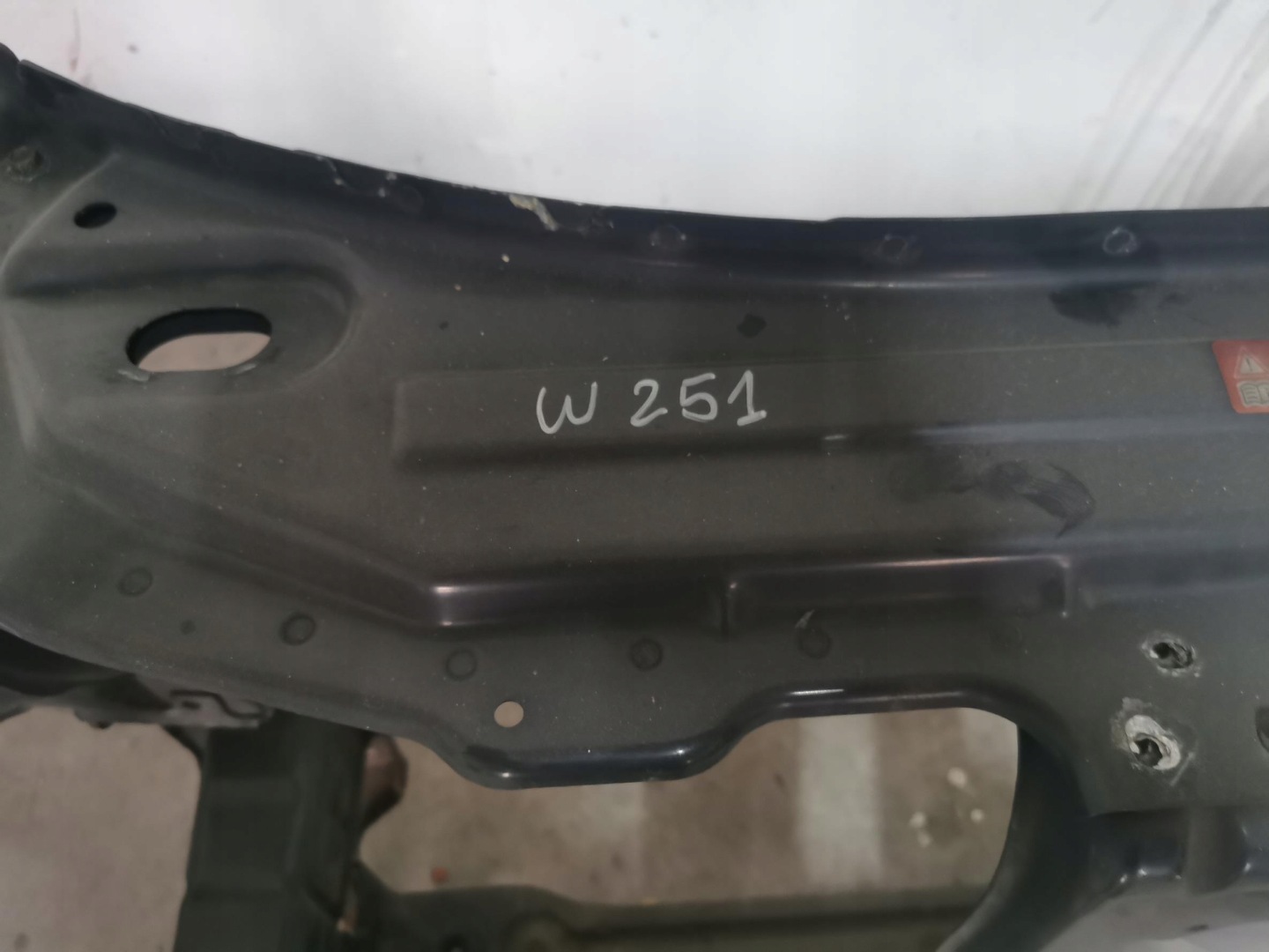 support panel for radiators pillar MERCEDES R-KLASA W251 05-10