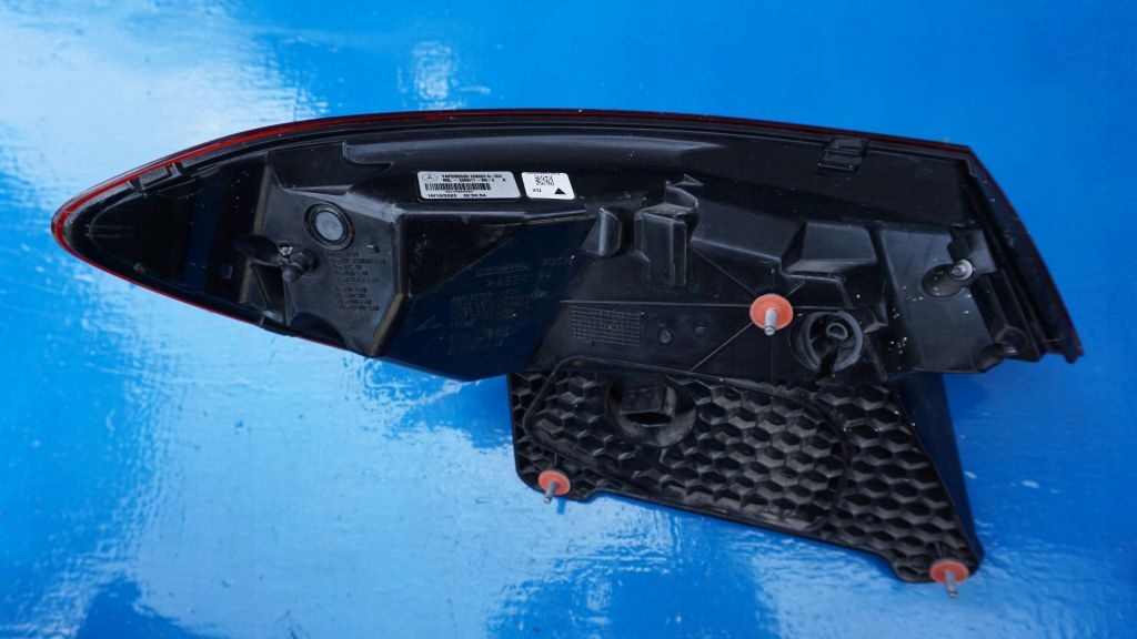 MERCEDES E W 213 LIFT - right rear light rear part