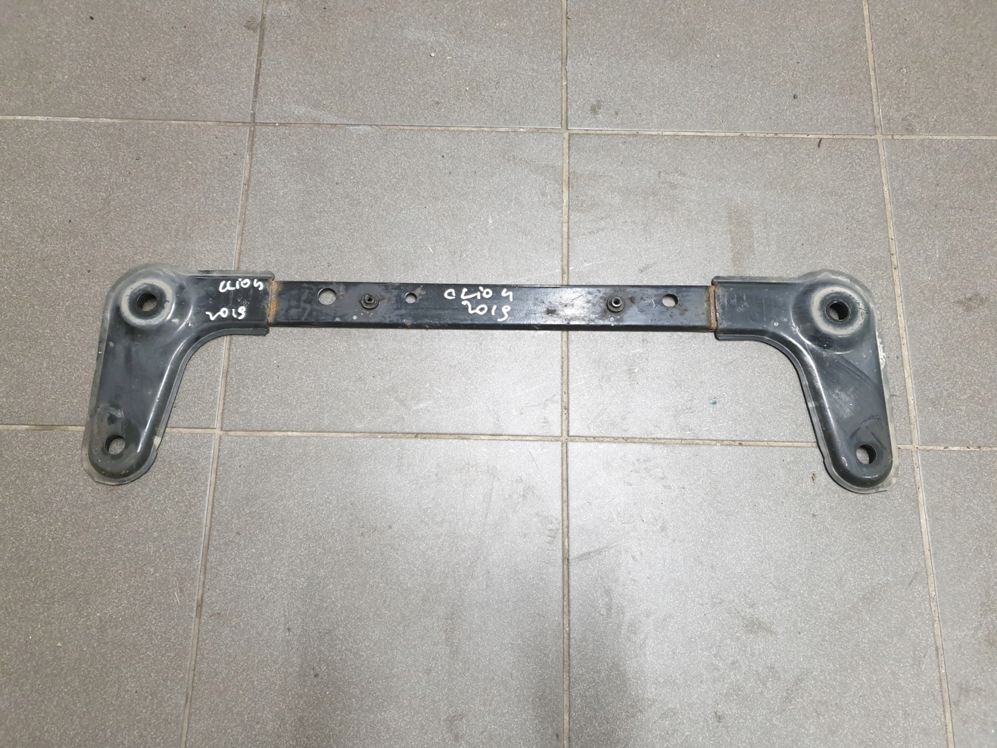 sider console holder bracket CLIO IV 4 2013- 8200537434