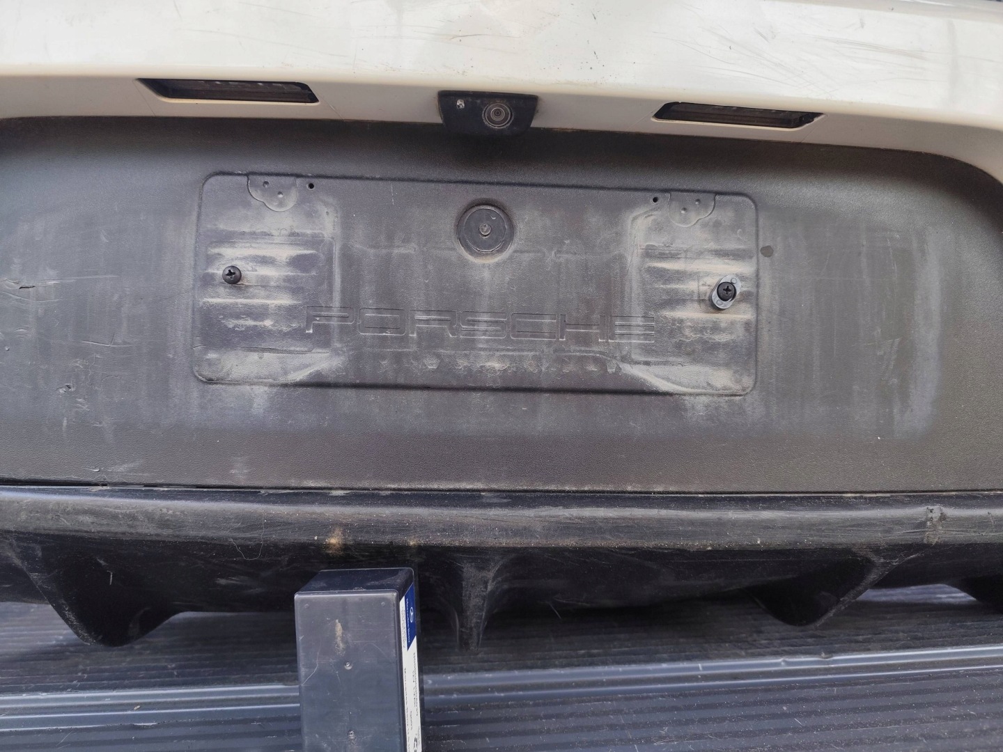 PORSCHE MACAN 95B LIFT bumper rear 4xPDC complete damaged