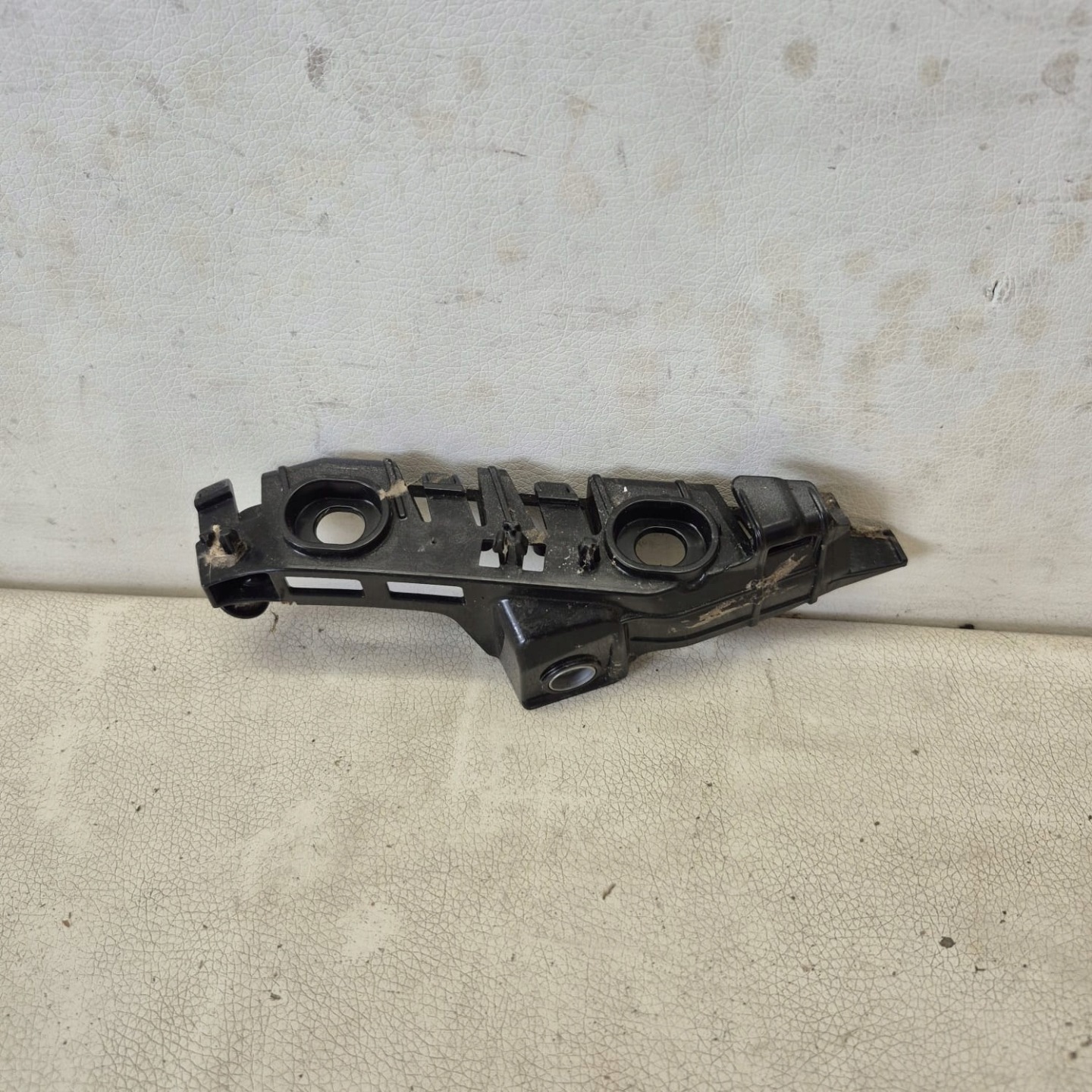 VW PASSAT B8 14-23 holder support left front front