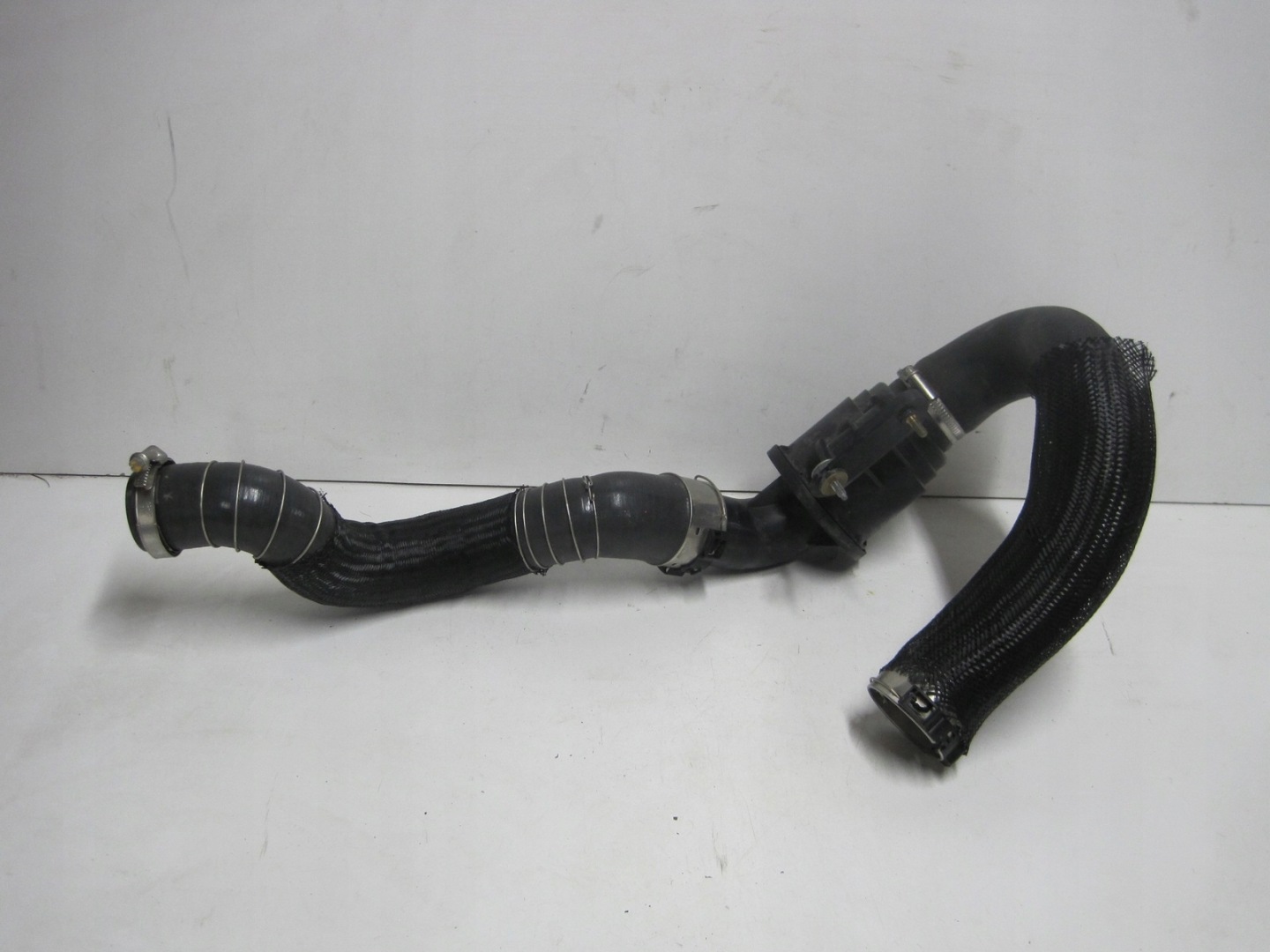 pipe hose Peugeot Citroen 9813408180
