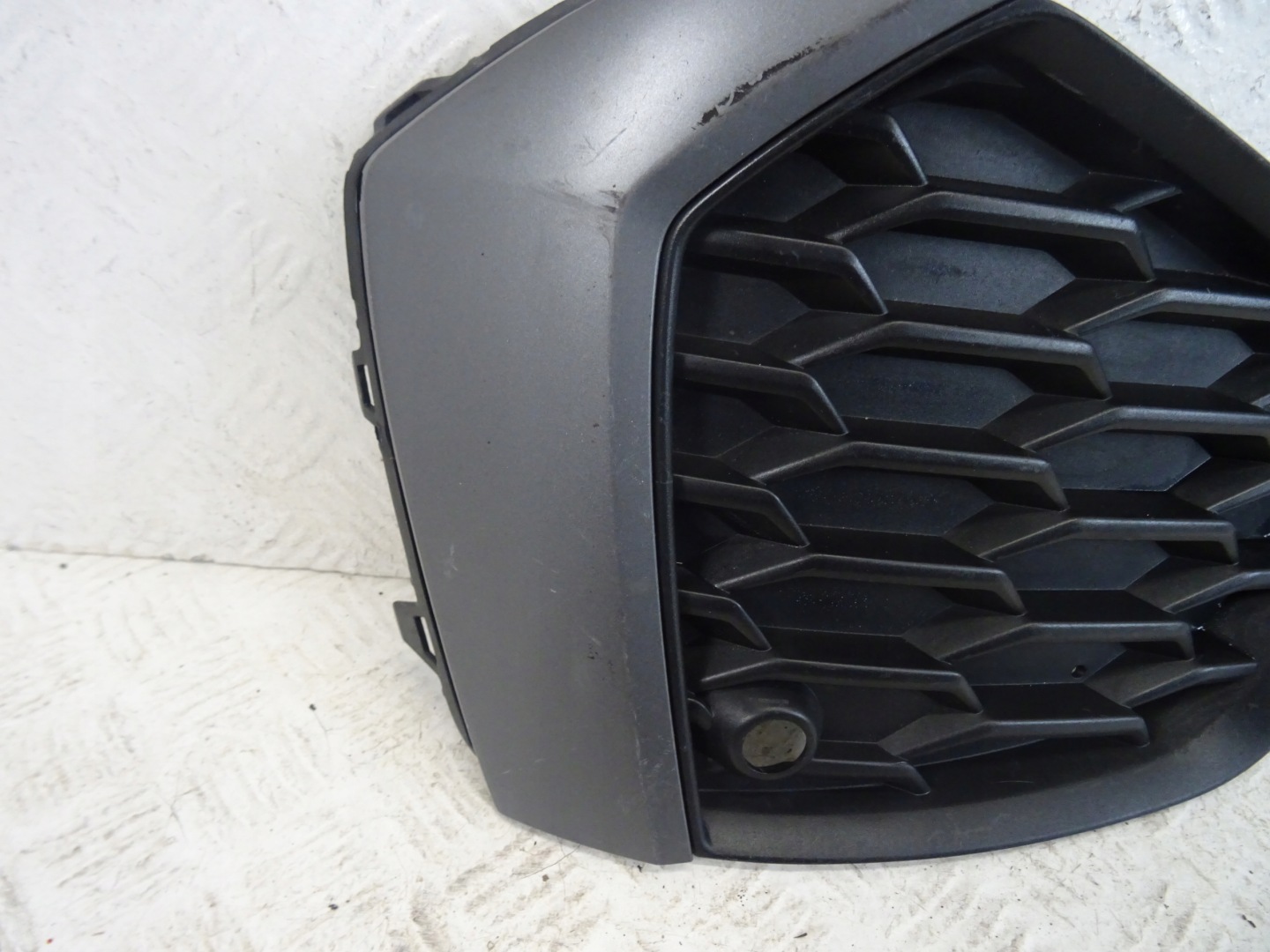 grid of a bumper front front left AUDI A3 8Y S-LINE 8Y0807681B