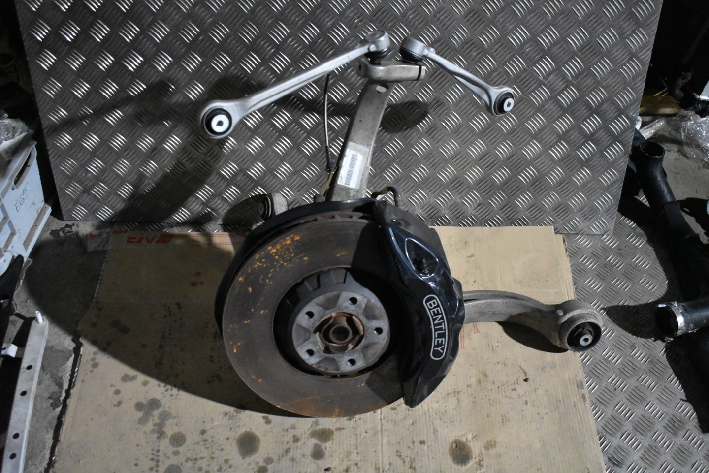 IDEALNE sususpension front front left BENTLEY BENTAYGA 1