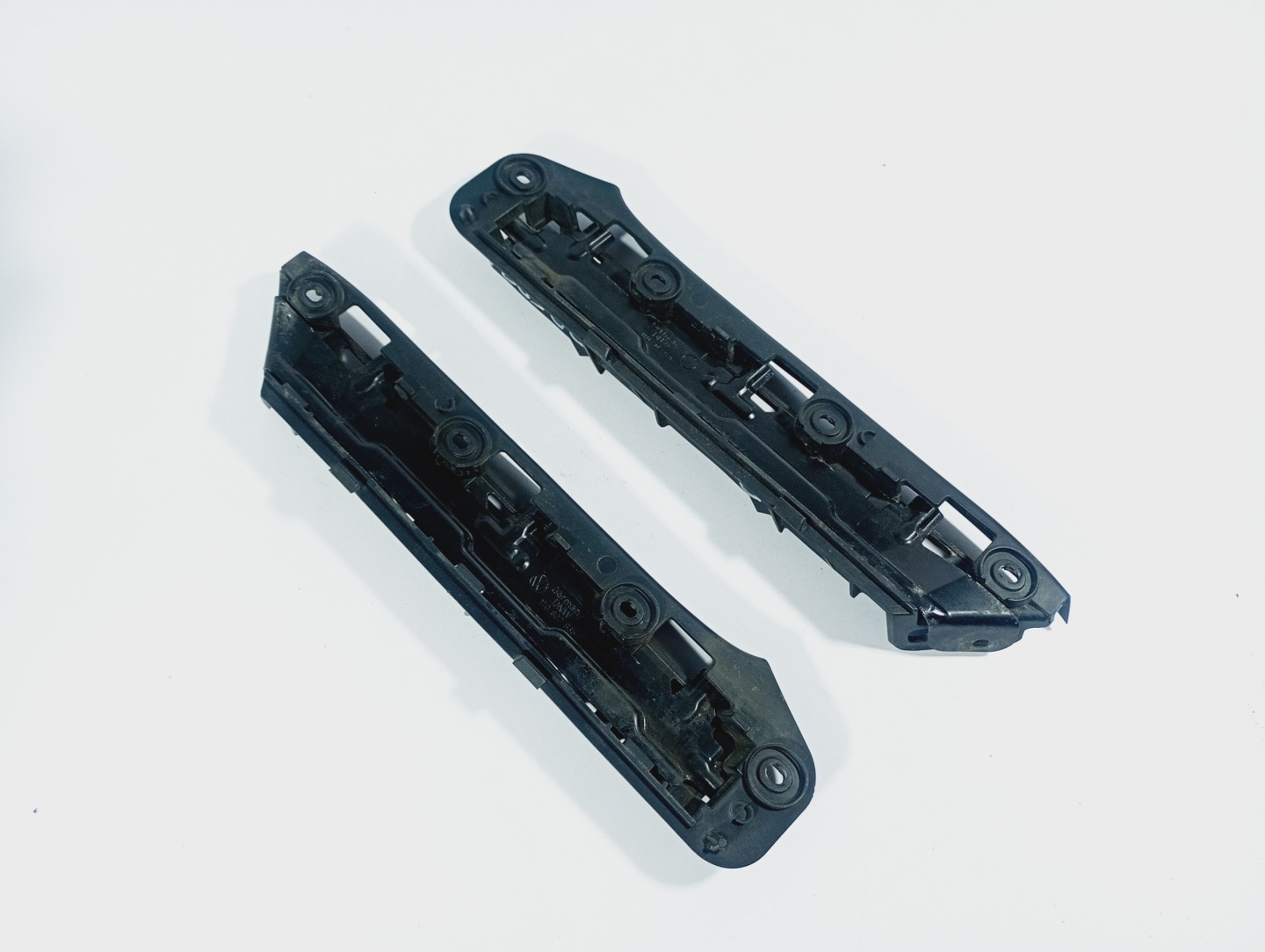moulding bumper bracket left right front OE 1T0807049 VW CADDY 3 III 04-10