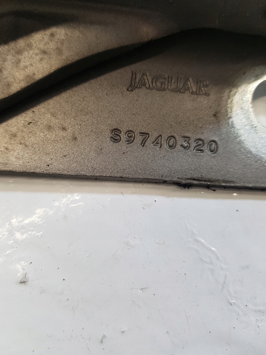 hinge bonnets left JAGUAR XF S9740320