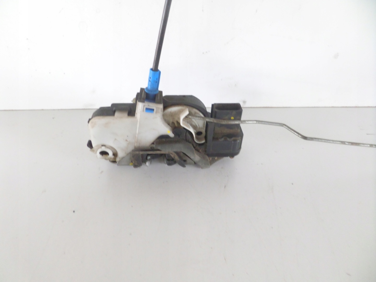 lock door right front OPEL ASTRA IV J 09
