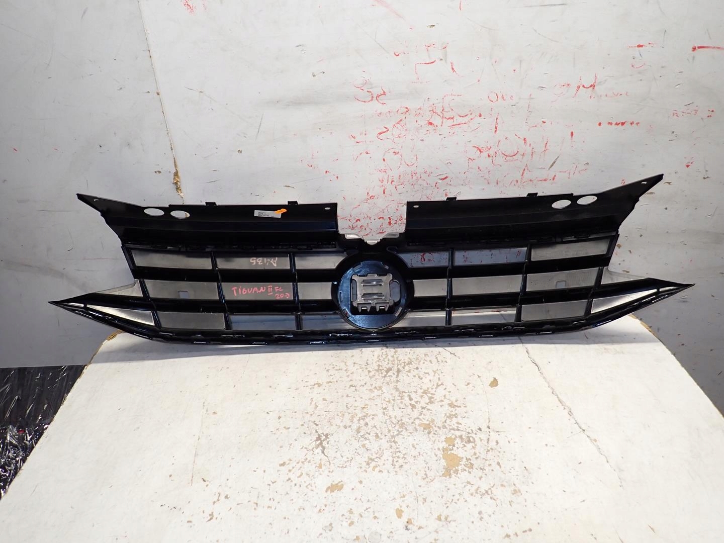 Grill VW TIGUAN II LIFT 2020- 5NA853651BD