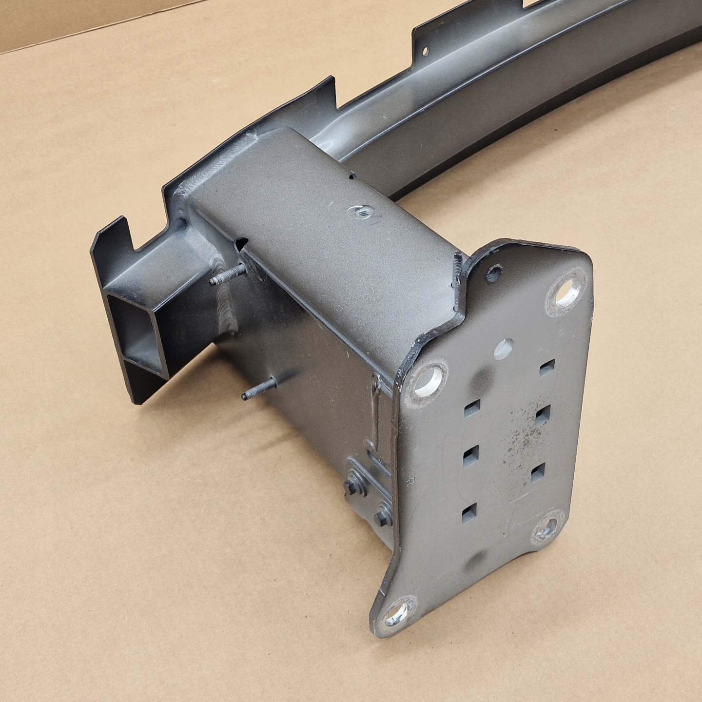 sider pillar of a bumper LYNK & CO 01 2017