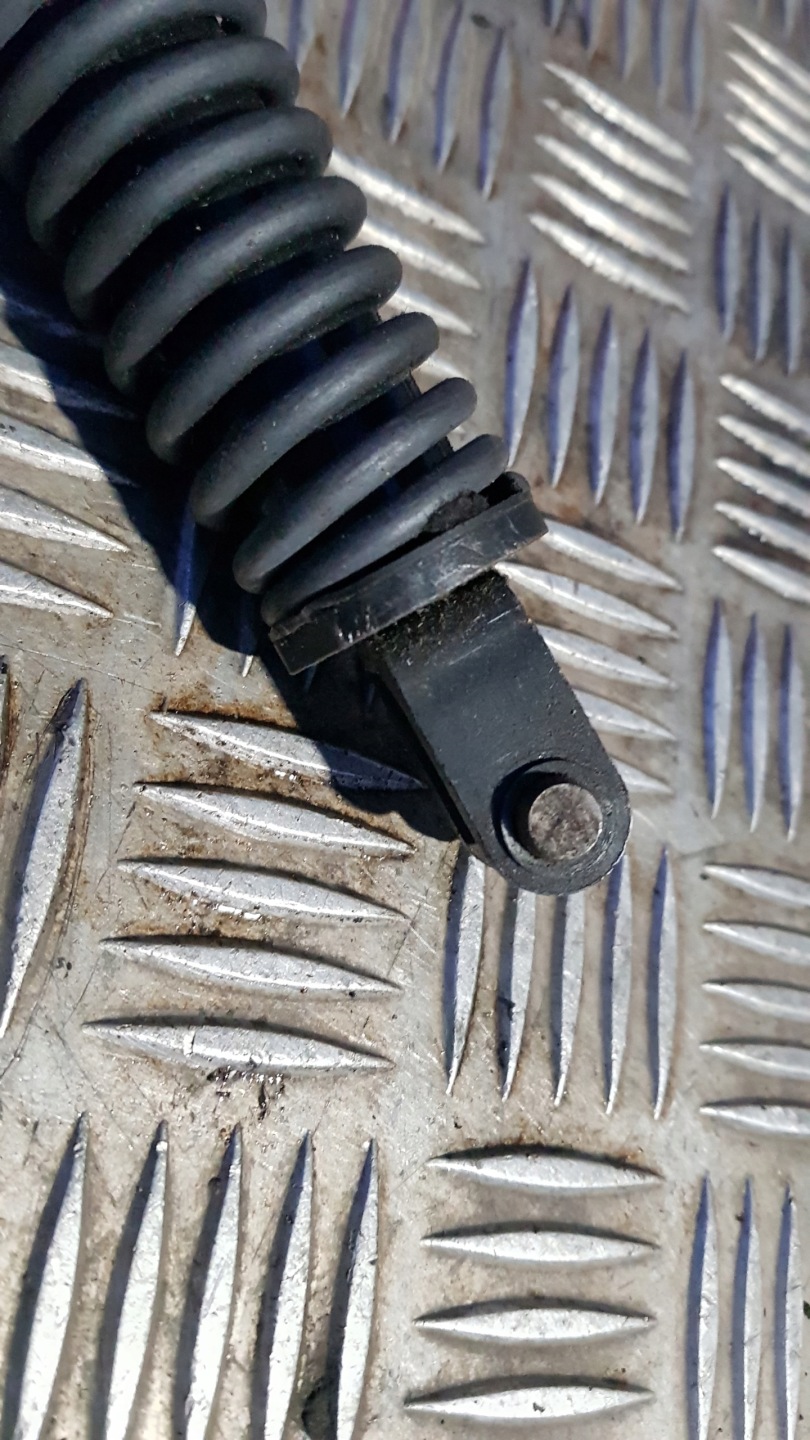 BMW E39 damper spring bonnet rear part of the rear