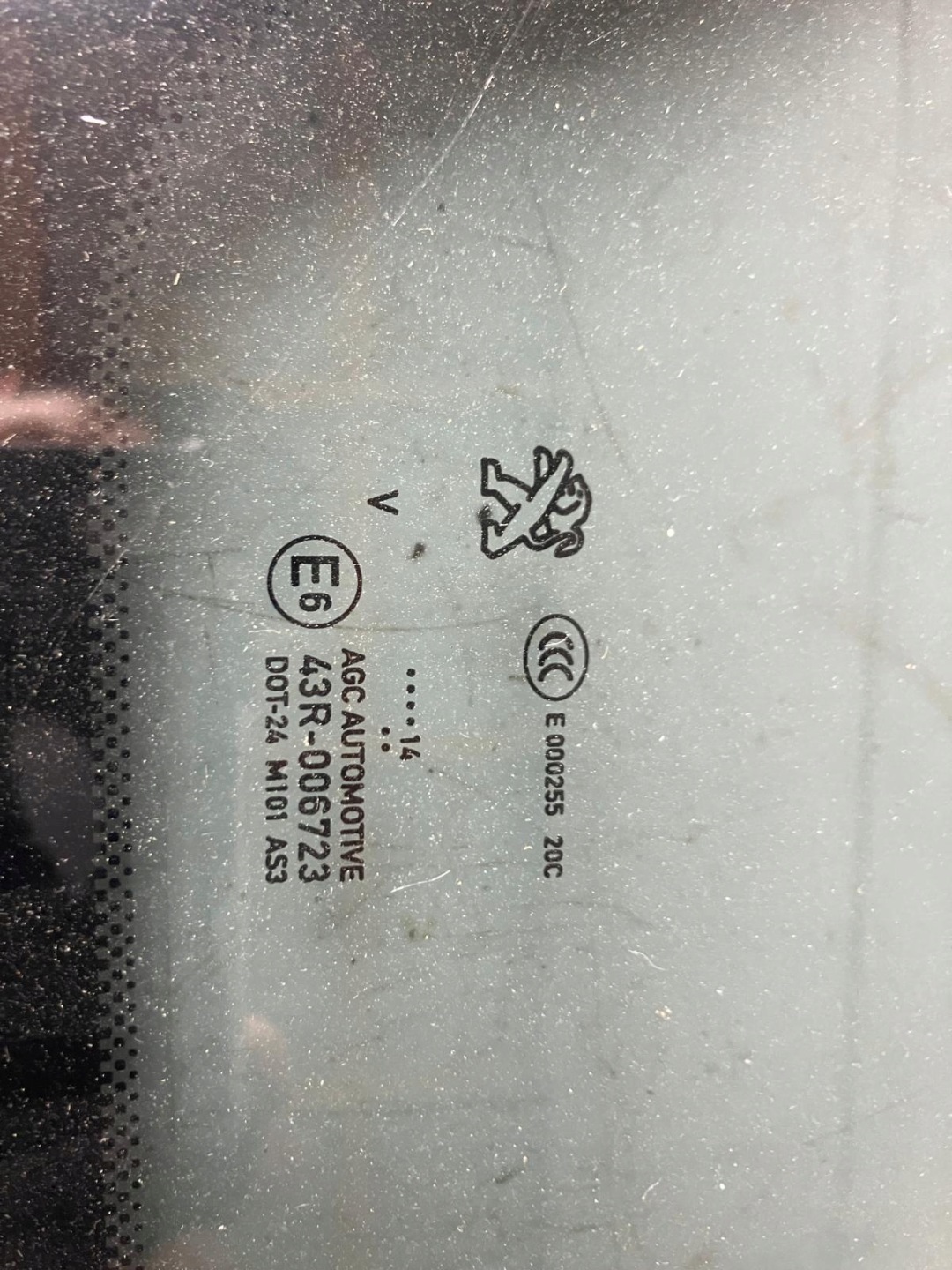 window bodywork left rear part PEUGEOT 308 T9 SW CHROM 14R