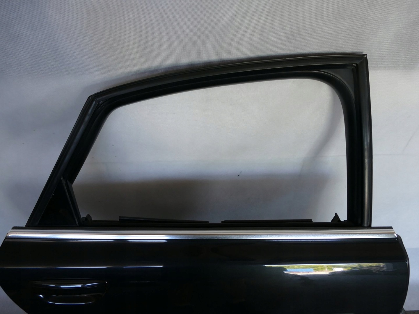 AUDI A8 D3 door right rear part rear. unprotected LZ9W