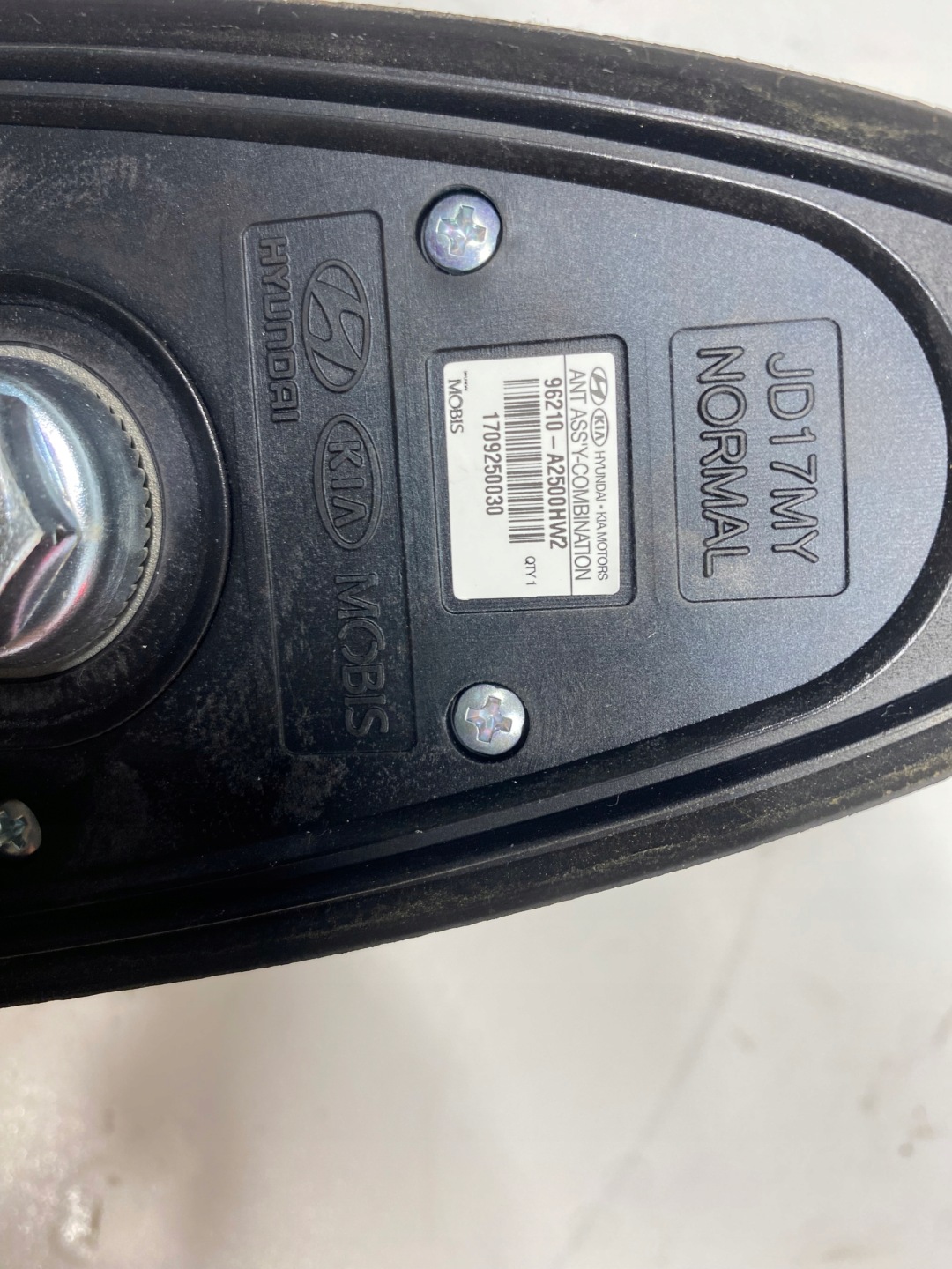 ANTENA dach NAVI GPS KIA CEED II HB 12-18 96210-A2500