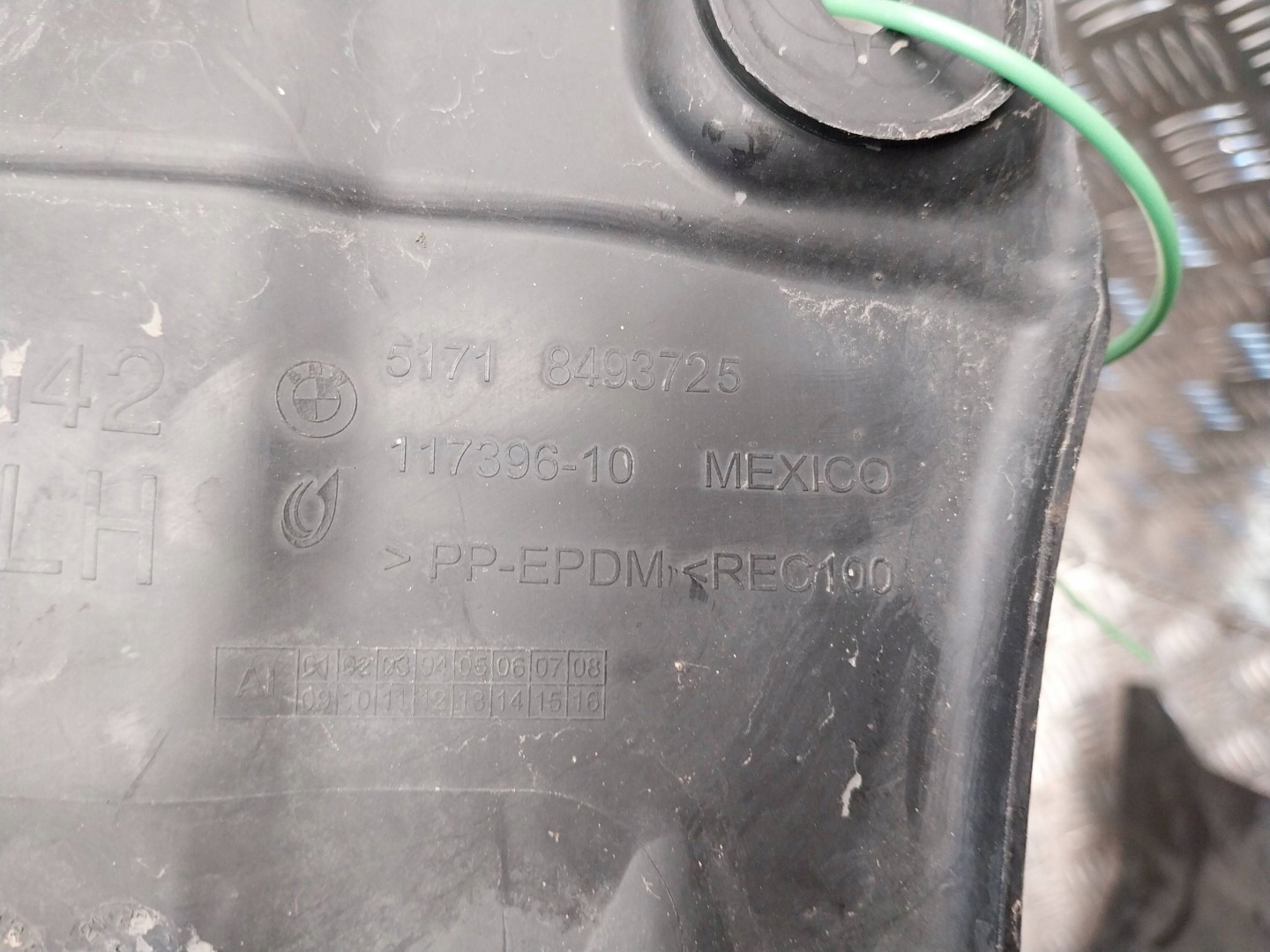 mudguard left front rear part 8493725 BMW G42