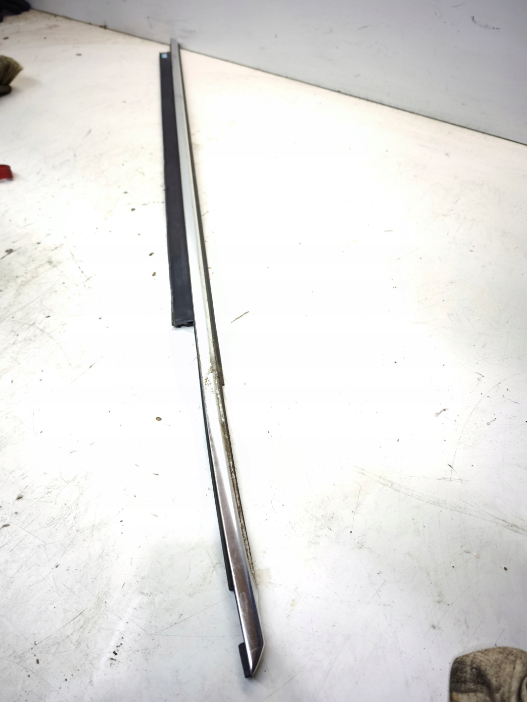 moulding CHROM door right front AUDI A5 COUPE 8T0853284H 2ZZ