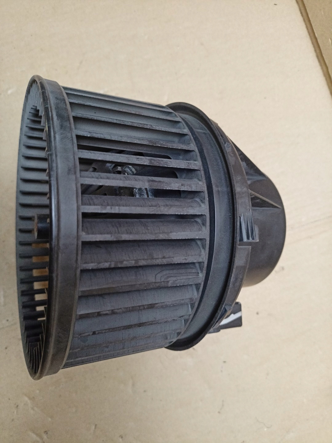 ventilátor klími Ford Escape 3 C520 facelift 2017 GV61-18456-AA