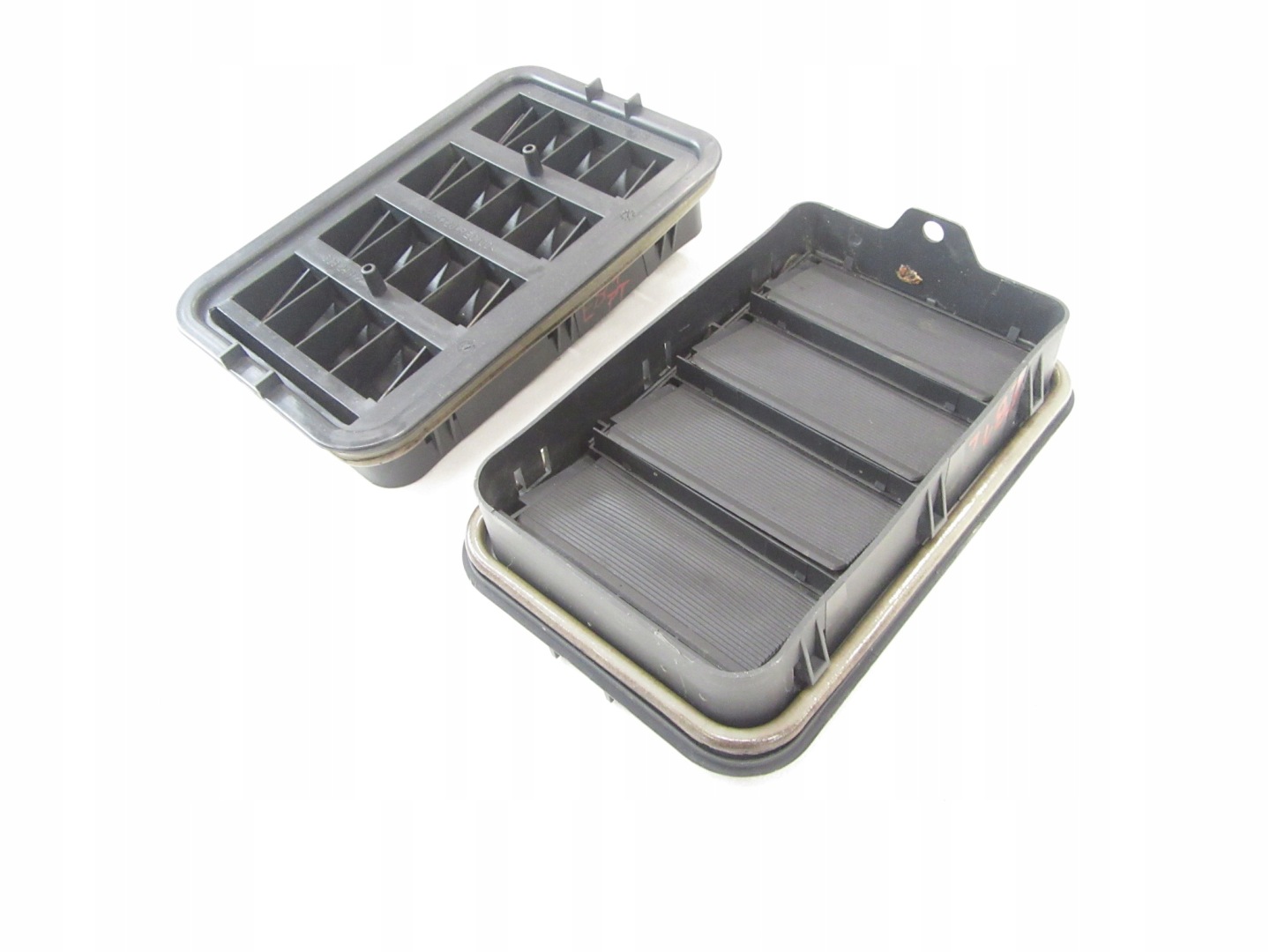 Odpowietrznik Kofferraum BMW e46 e81 e82 e84 e87 e88