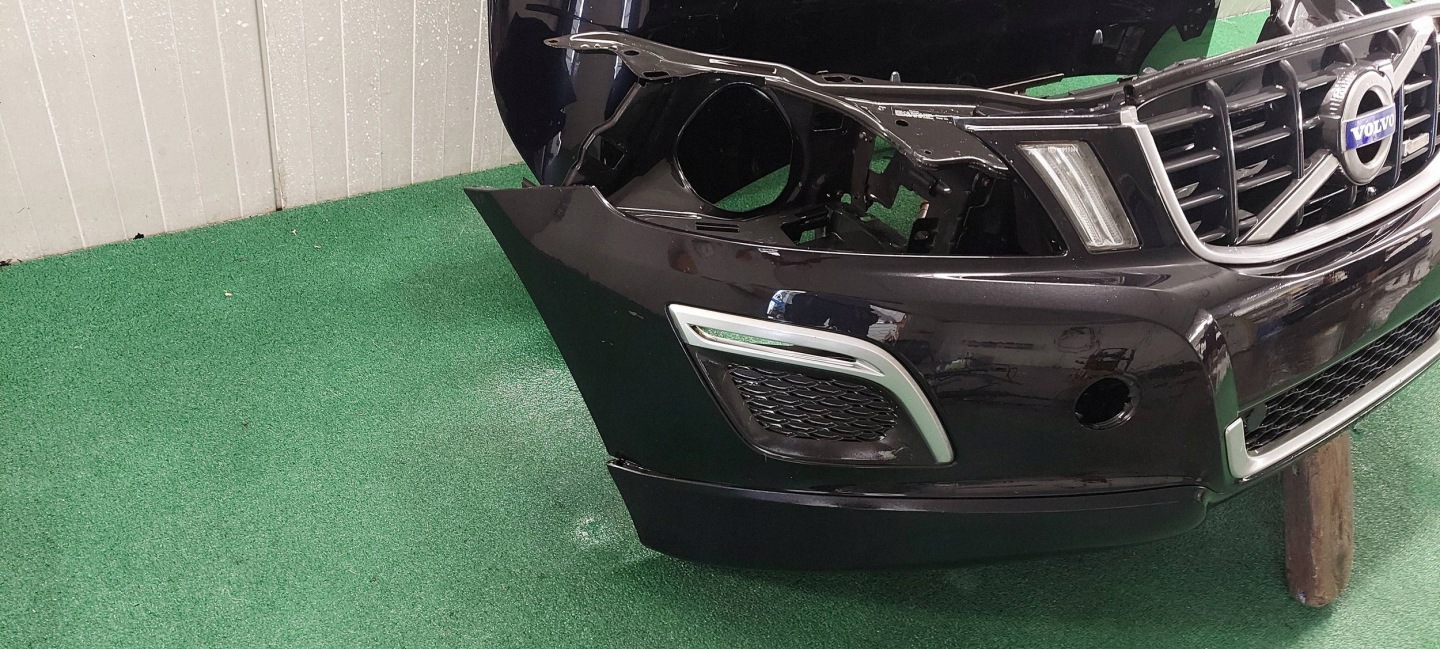 bumper front VOLVO XC60 R-design 08-14 LAK: 452-46