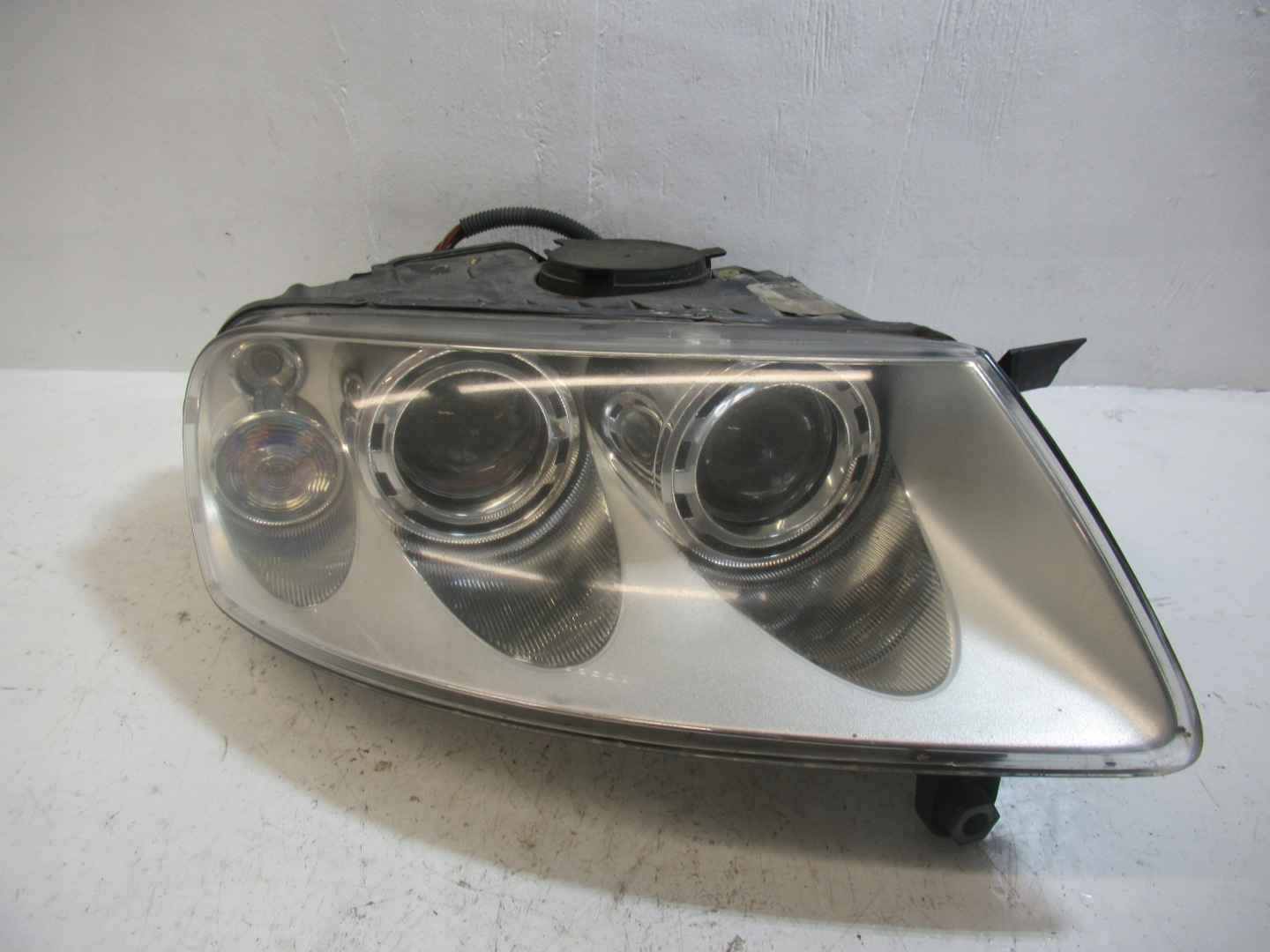 light right front VOLKSWAGEN TOUAREG XENON 7L6941016BK
