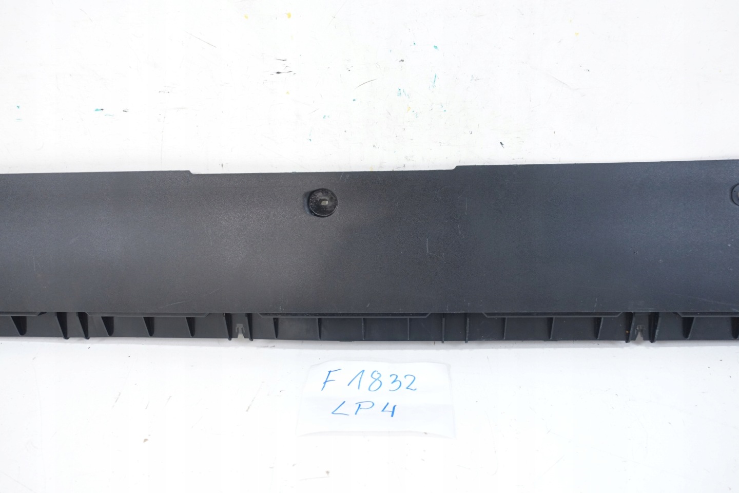 TESLA MODEL Y 2019- moulding threshold left lower 1625377-00-C