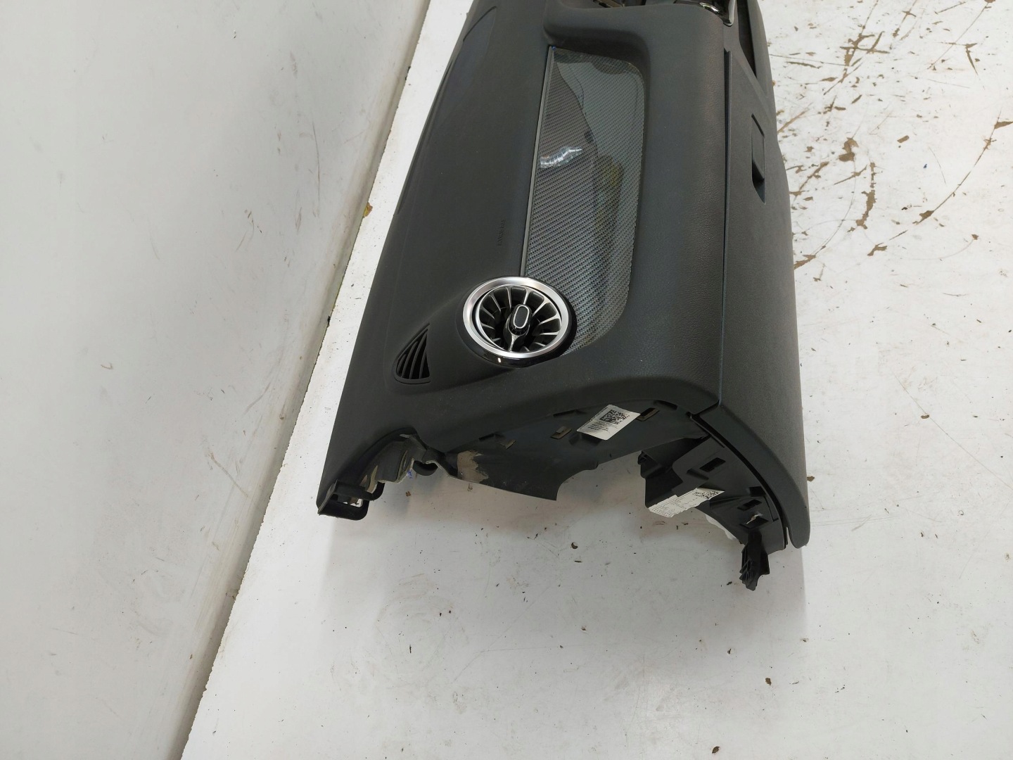 Mercedes GLA 200 II H247 dashboard instrument panel cockpit pulpit dashboard UK RHD